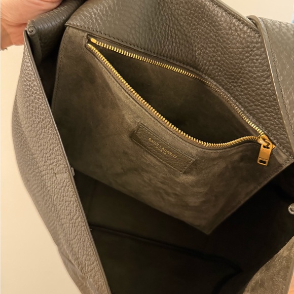 Yves Saint Laurent Le 5 À 7 Bea Tote Bag - Picture 7 of 11